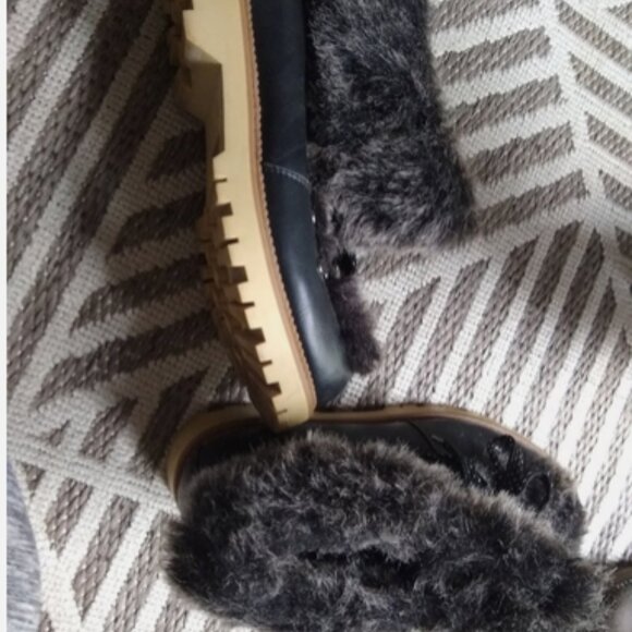 Sam Edelman black leather hikers with faux fur 9 M - Excellent Used - Picture 4 of 6